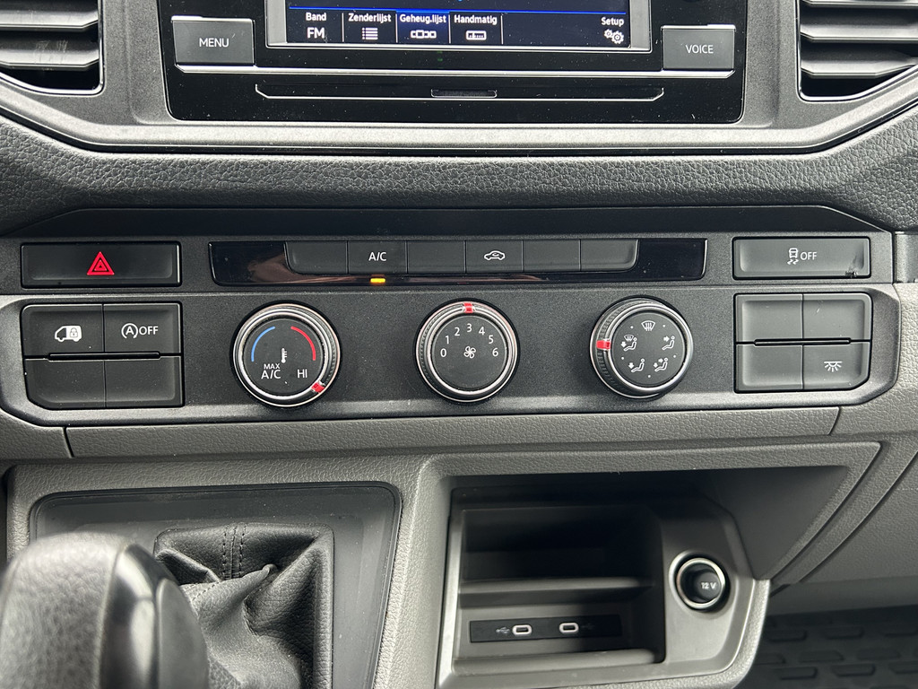 Volkswagen Crafter 35 2.0 TDI 141 PK / DSG AUTOMAAT / L3H3 / 3 TONS TREKHAAK / AIRCO / CAMERA / 3-ZITS 16