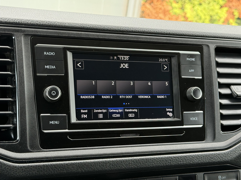 Volkswagen Crafter 35 2.0 TDI 141 PK / L3H3 / DHOLLANDIA HYDR. LAADKLEP / AUTOMAAT / AIRCO / CRUISE / CAMERA 18