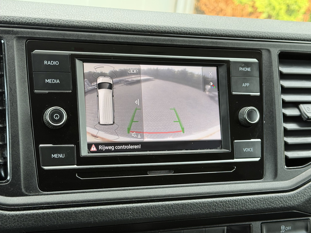 Volkswagen Crafter 35 2.0 TDI 141 PK / L3H3 / DHOLLANDIA HYDR. LAADKLEP / AUTOMAAT / AIRCO / CRUISE / CAMERA 20