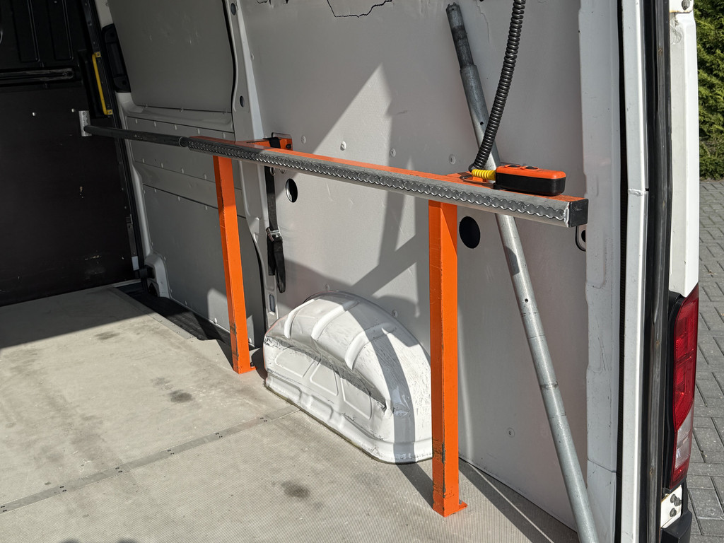 Volkswagen Crafter 35 2.0 TDI 141 PK / L3H3 / DHOLLANDIA HYDR. LAADKLEP / AUTOMAAT / AIRCO / CRUISE / CAMERA 9