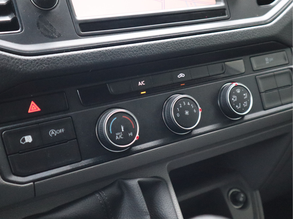 Volkswagen Crafter 35 2.0 TDI 141pk Euro 6 L2H1 - 3t kg Trekhaak - Navi - Cruise 12