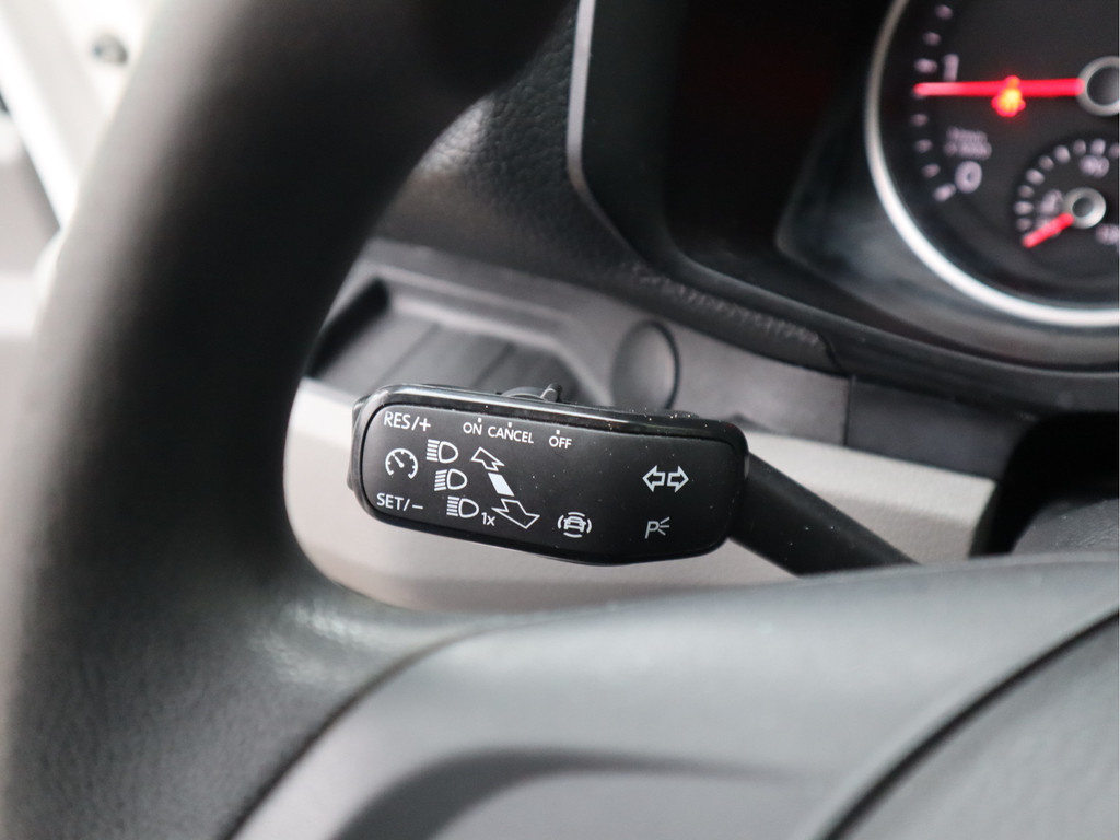 Volkswagen Crafter 35 2.0 TDI 141pk Euro 6 L2H1 - 3t kg Trekhaak - Navi - Cruise 13