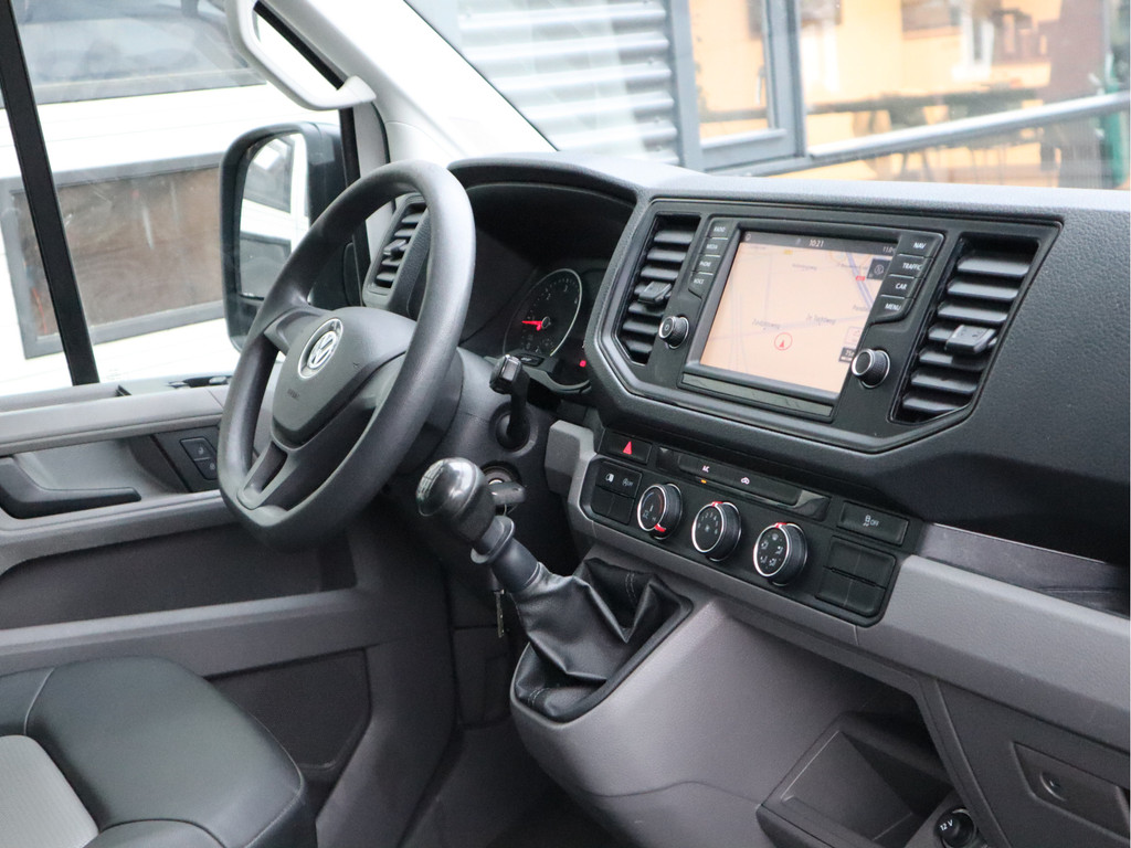 Volkswagen Crafter 35 2.0 TDI 141pk Euro 6 L2H1 - 3t kg Trekhaak - Navi - Cruise 8