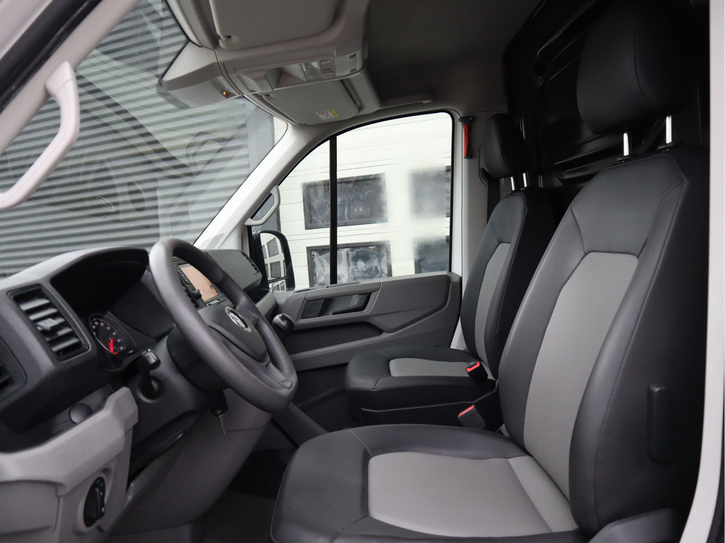 Volkswagen Crafter 35 2.0 TDI 141pk Euro 6 L2H1 - 3t kg Trekhaak - Navi - Cruise 9