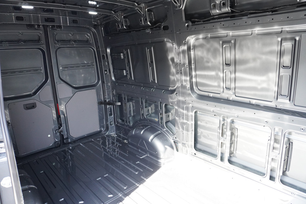 Volkswagen Crafter 35 2.0 TDI 177 PK Aut. L3H3 Highline, Climatronic, Comfort plus bijrijdersstoel, Trekhaak 11