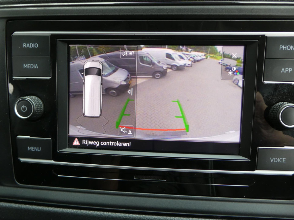 Volkswagen Crafter 35 2.0 TDI 180 pk L3H3 ( L2H2) airco, apple carplay ,camera ,trekhaak 11