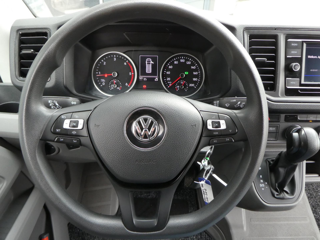 Volkswagen Crafter 35 2.0 TDI 180 pk L3H3 ( L2H2) airco, apple carplay ,camera ,trekhaak 17
