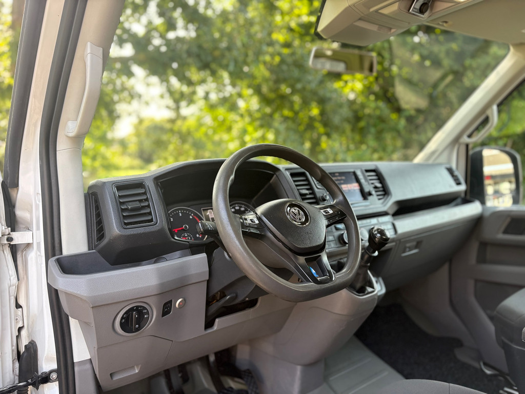 Volkswagen Crafter 35 2.0 TDI HIGHLINE 180 PK, EURO6, 6P, laadbak, airco, cruise, apple carplay, trekhaak 3500 KG 13