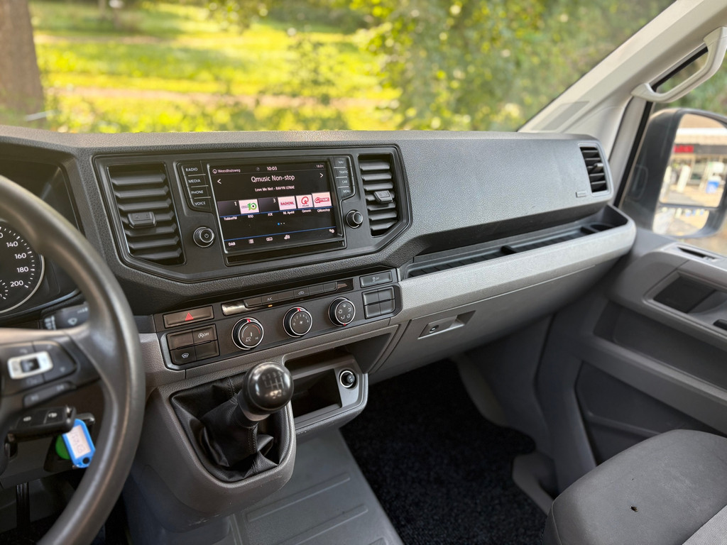 Volkswagen Crafter 35 2.0 TDI HIGHLINE 180 PK, EURO6, 6P, laadbak, airco, cruise, apple carplay, trekhaak 3500 KG 14