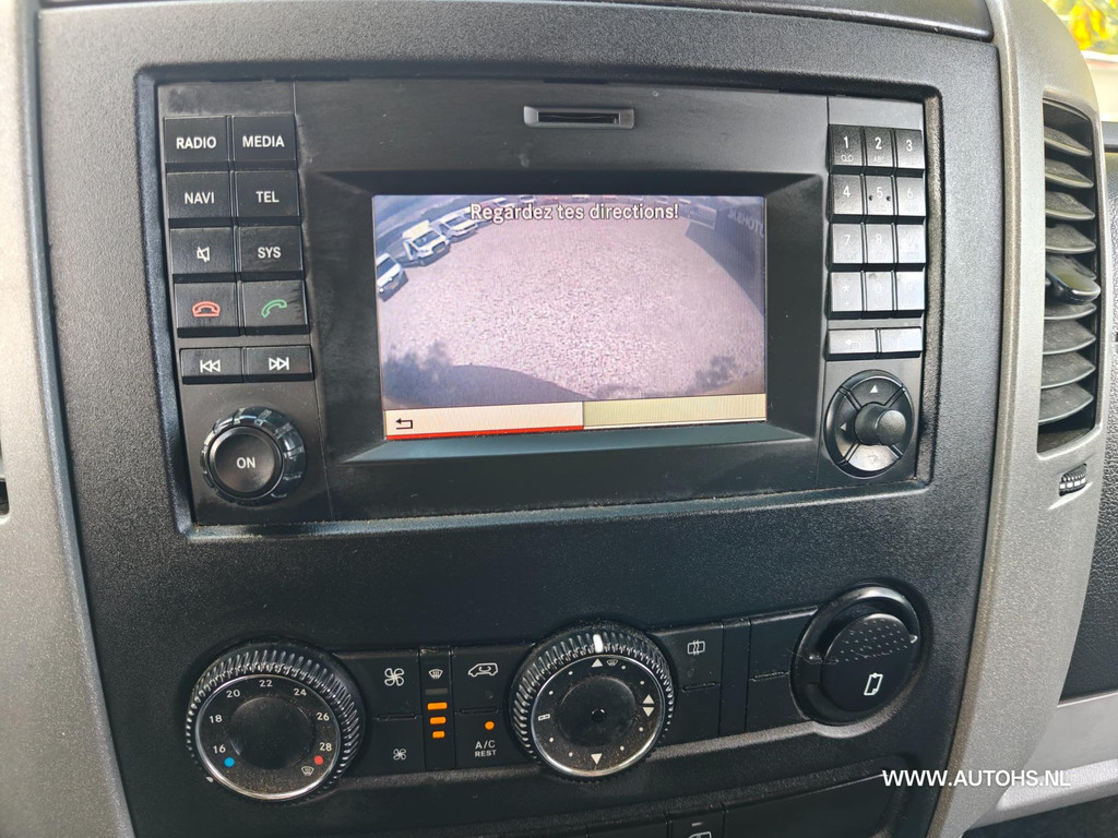 Volkswagen Crafter 35 2.0 TDI L2H2, Euro 6 140PK , Apk Aug. 2026 , Airco , cruise , camera, Post NL Uitvoering , Nette bus. 12