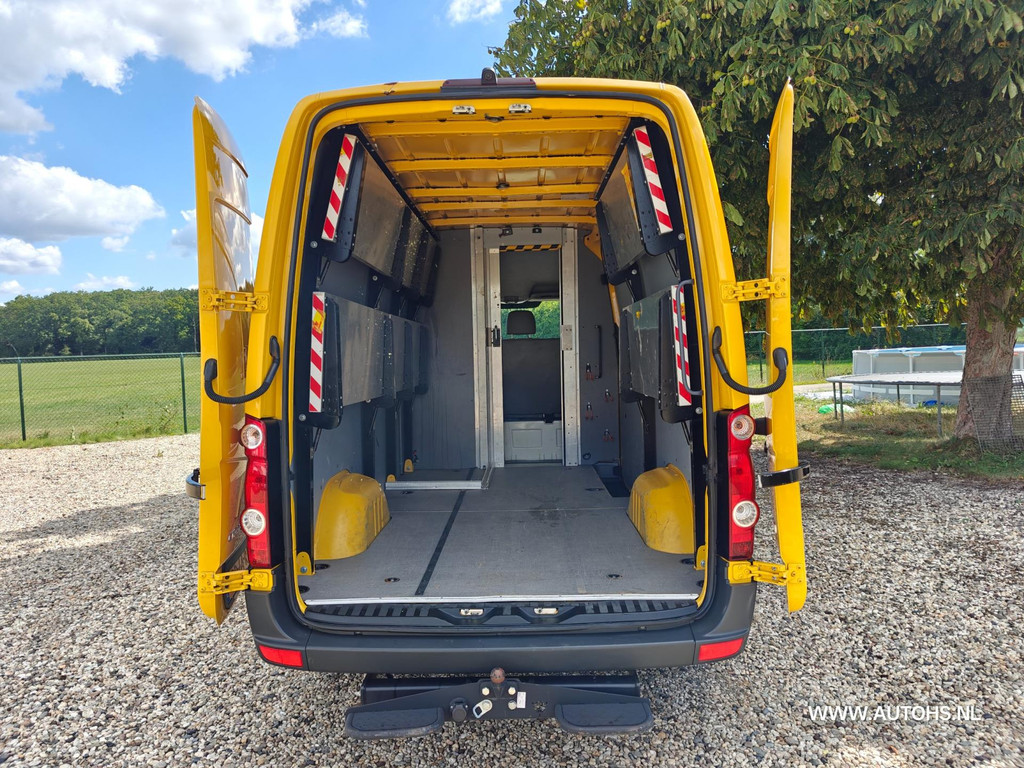 Volkswagen Crafter 35 2.0 TDI L2H2, Euro 6 140PK , Apk Aug. 2026 , Airco , cruise , camera, Post NL Uitvoering , Nette bus. 18