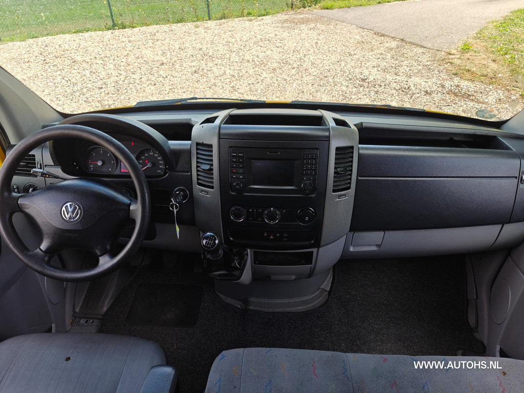 Volkswagen Crafter 35 2.0 TDI L2H2, Euro 6 140PK , Apk Aug. 2026 , Airco , cruise , camera, Post NL Uitvoering , Nette bus. 21