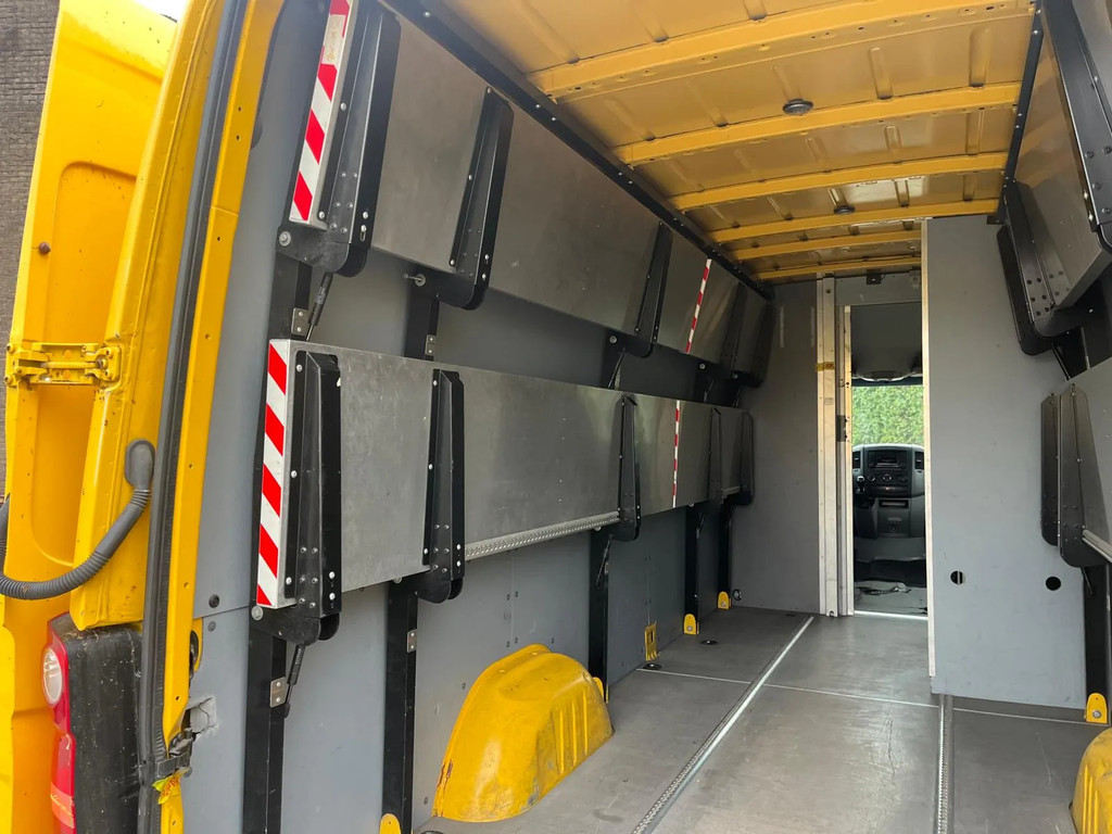 Volkswagen Crafter 35 2.0 TDI L3H2 21