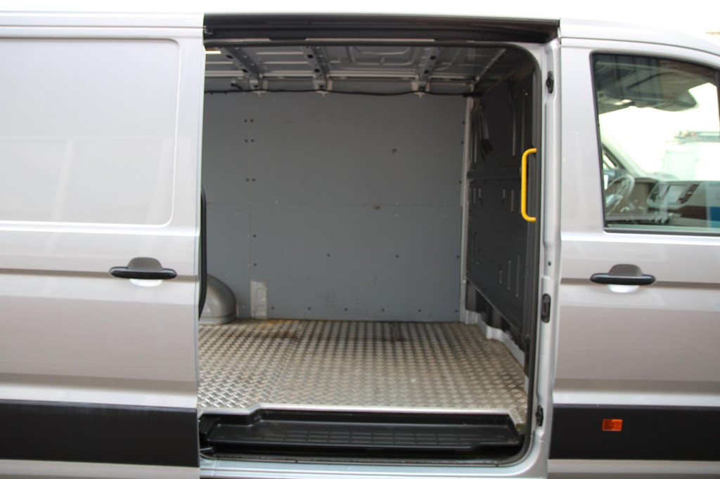 Volkswagen Crafter 35 2.0 TDI L3H2 / App connect / Gev. Stoel / Cruise / dealer onderhouden 8