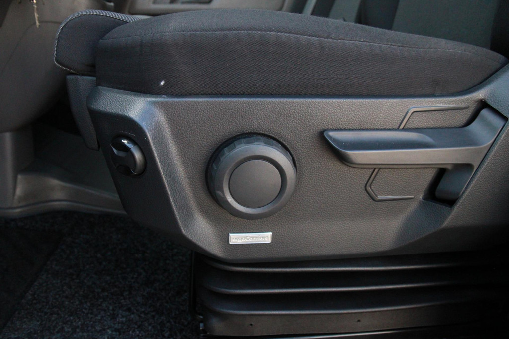 Volkswagen Crafter 35 2.0 TDI L3H2 / App connect / Gev. Stoel / dealer onderhouden 16