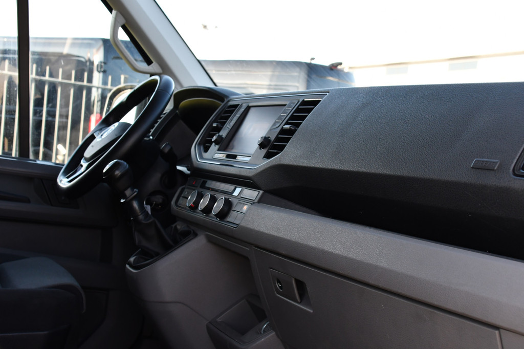 Volkswagen Crafter 35 2.0 TDI L3H2 Highline PB Edition Cruise, Carplay, 140PK, Mutlimedia, Sensoren, Voorruit verwarming, UNIEK! 12