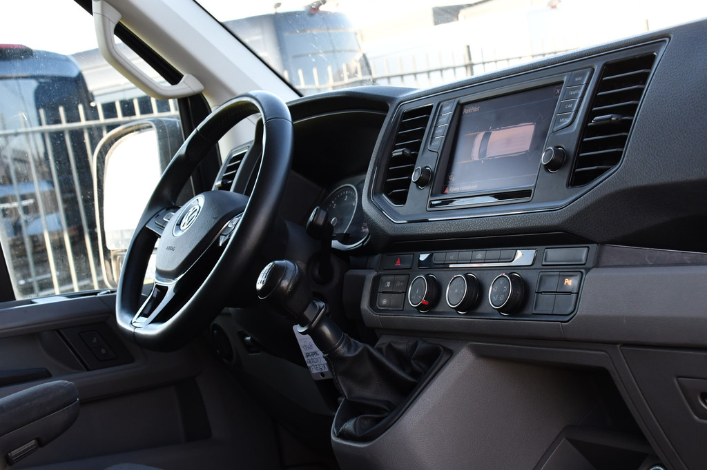 Volkswagen Crafter 35 2.0 TDI L3H2 Highline PB Edition Cruise, Carplay, 140PK, Mutlimedia, Sensoren, Voorruit verwarming, UNIEK! 13