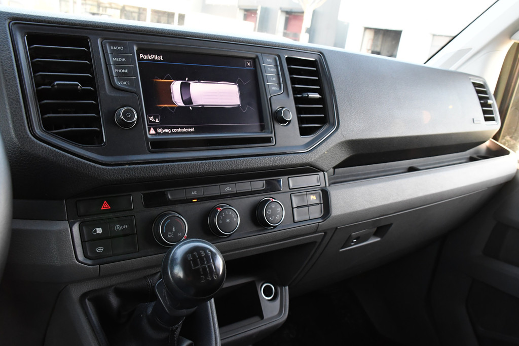 Volkswagen Crafter 35 2.0 TDI L3H2 Highline PB Edition Cruise, Carplay, 140PK, Mutlimedia, Sensoren, Voorruit verwarming, UNIEK! 19