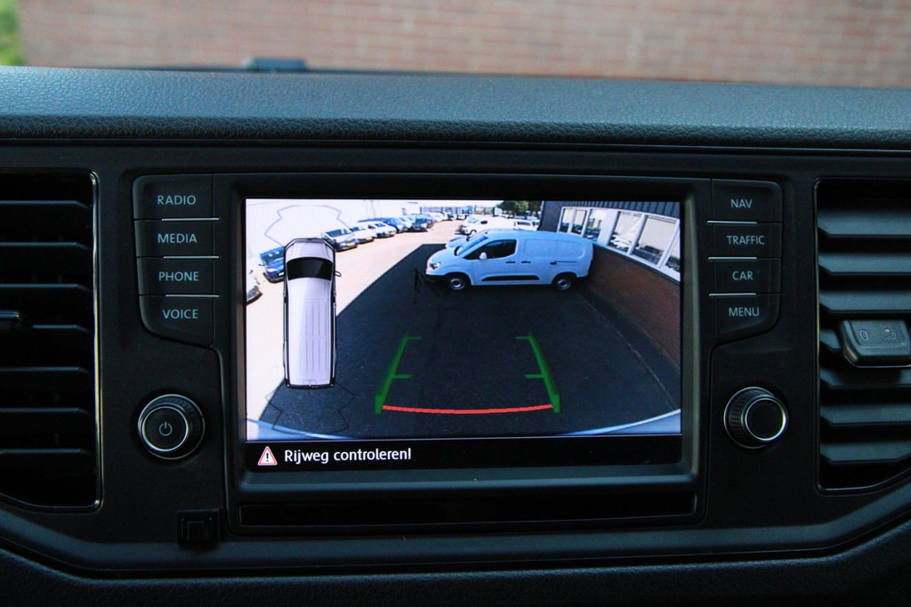 Volkswagen Crafter 35 2.0 TDI L3H2 trekgewicht 3 ton / App connect / Camera / Multi stuur 11