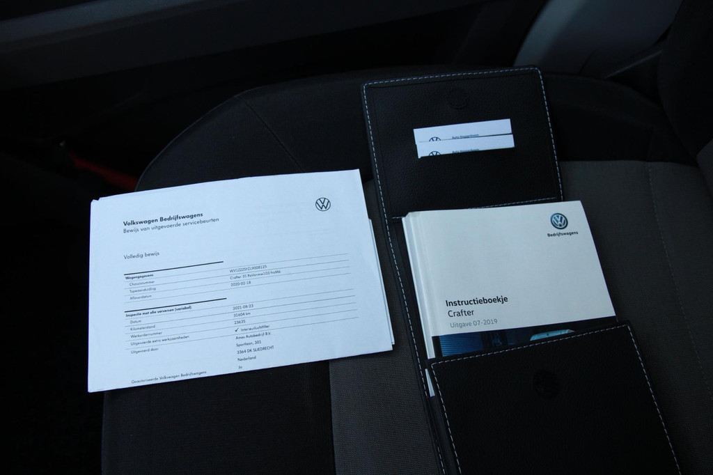 Volkswagen Crafter 35 2.0 TDI L3H2 trekgewicht 3 ton / App connect / Camera / Multi stuur 13