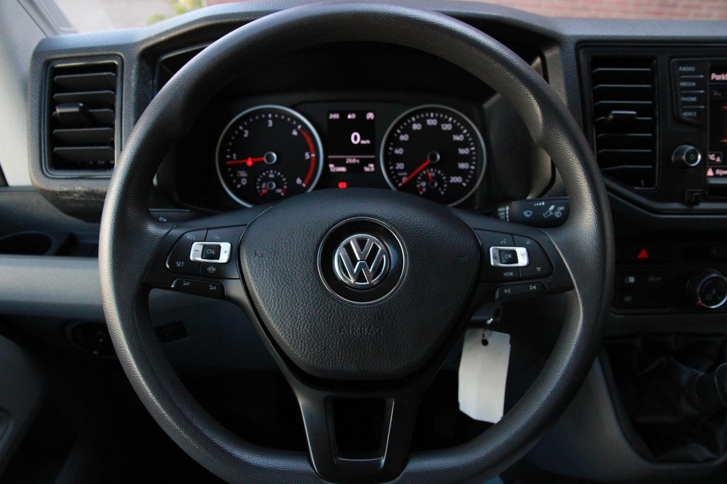 Volkswagen Crafter 35 2.0 TDI L3H2 trekgewicht 3 ton / App connect / Camera / Multi stuur 18