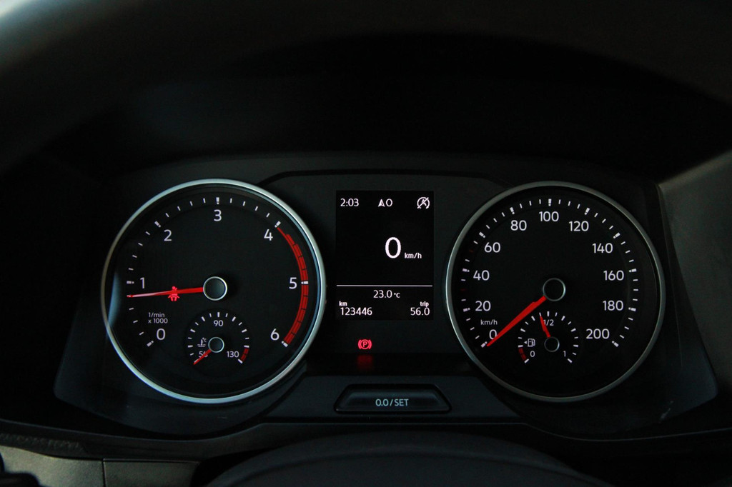 Volkswagen Crafter 35 2.0 TDI L3H2 trekgewicht 3 ton / App connect / Camera / Multi stuur 19