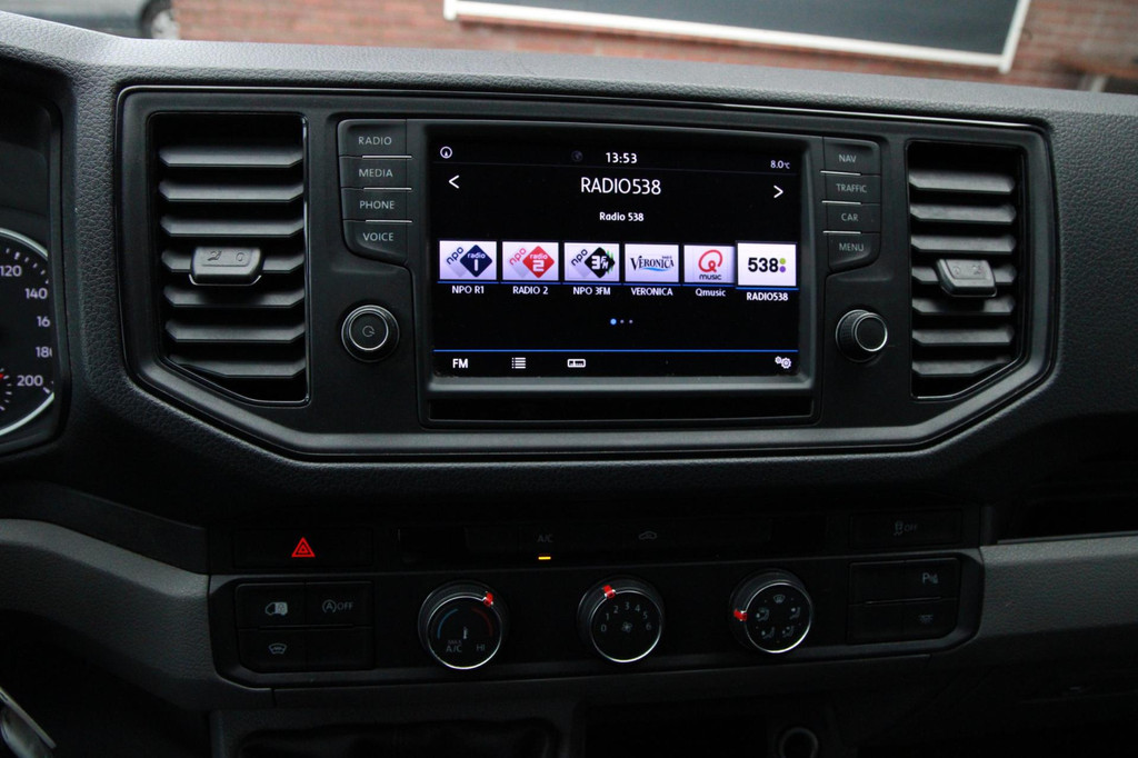 Volkswagen Crafter 35 2.0 TDI L3H3 140PK / Trekhaak / Camera / 3000 trekgewicht 17