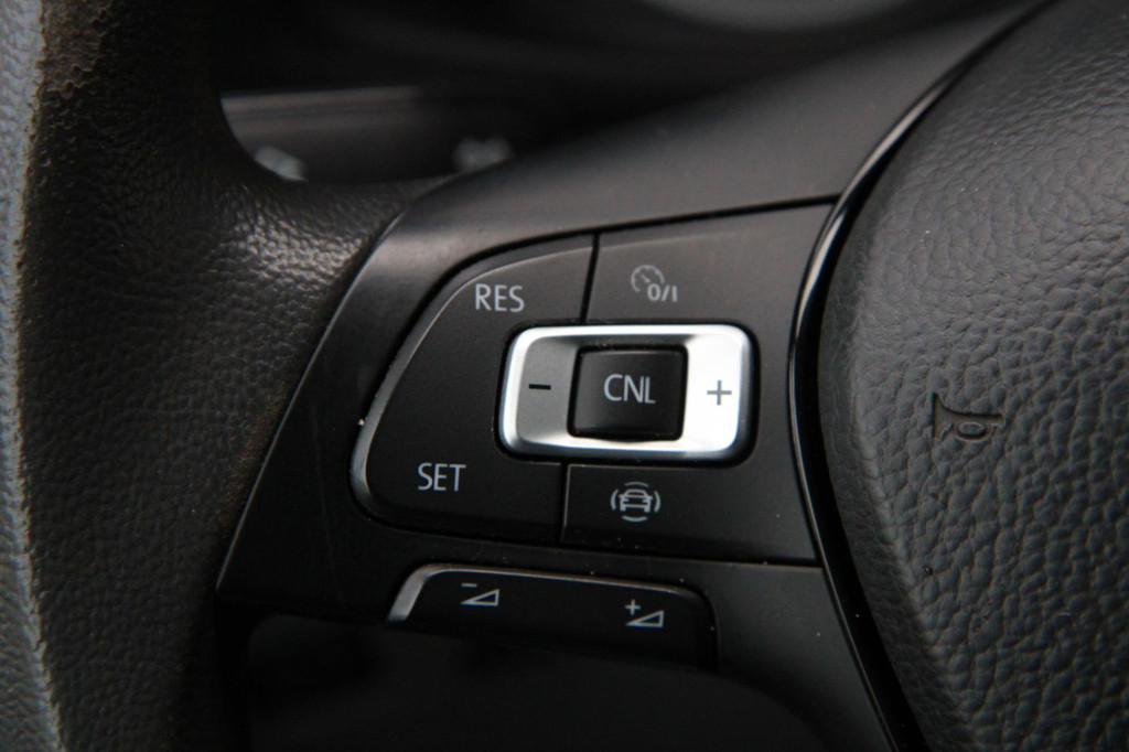 Volkswagen Crafter 35 2.0 TDI L3H3 140PK / Trekhaak / Camera / 3000 trekgewicht 21