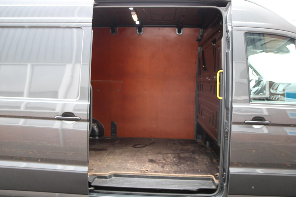 Volkswagen Crafter 35 2.0 TDI L3H3 140PK / Trekhaak / Camera / 3000 trekgewicht 8