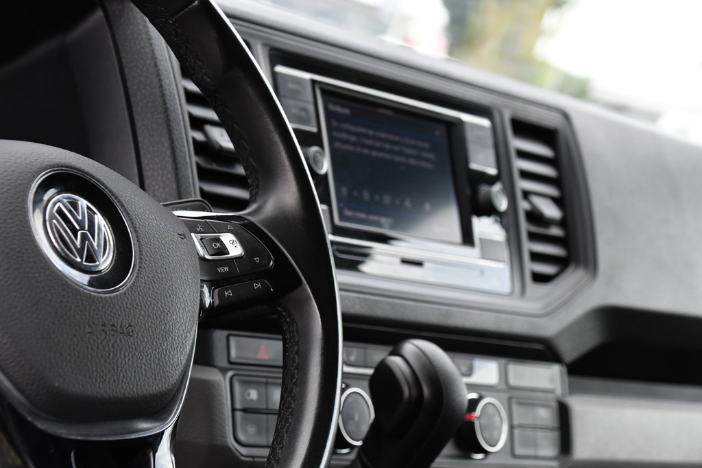 Volkswagen Crafter 35 2.0 TDI L3H3 Black Edition Adaptieve Cruise, Camera, Carplay, 177pk, Automaat, LED, Stoelverwarming, Multimedia, BOM VOL! 13