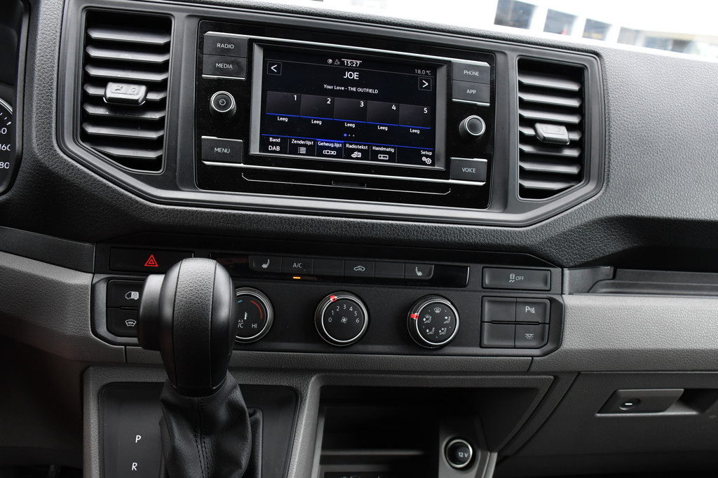 Volkswagen Crafter 35 2.0 TDI L3H3 Black Edition Adaptieve Cruise, Camera, Carplay, 177pk, Automaat, LED, Stoelverwarming, Multimedia, BOM VOL! 16