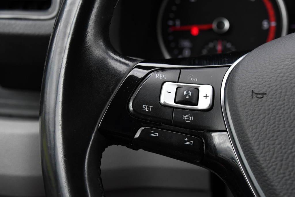 Volkswagen Crafter 35 2.0 TDI L3H3 Black Edition Adaptieve Cruise, Camera, Carplay, 177pk, Automaat, LED, Stoelverwarming, Multimedia, BOM VOL! 18