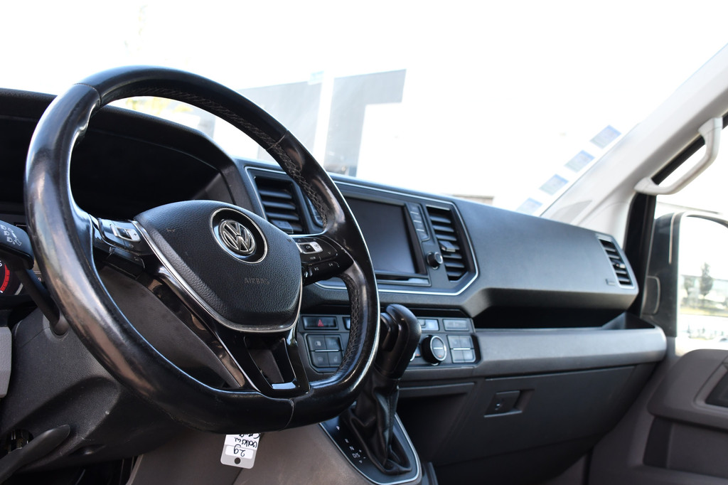 Volkswagen Crafter 35 2.0 TDI L3H3 Black Edition Highline Adaptieve Cruise, Camera, Carplay, Clima, Stoelverwarming, Automaat, Sensoren, Trekhaak, LED, Uniek! 12