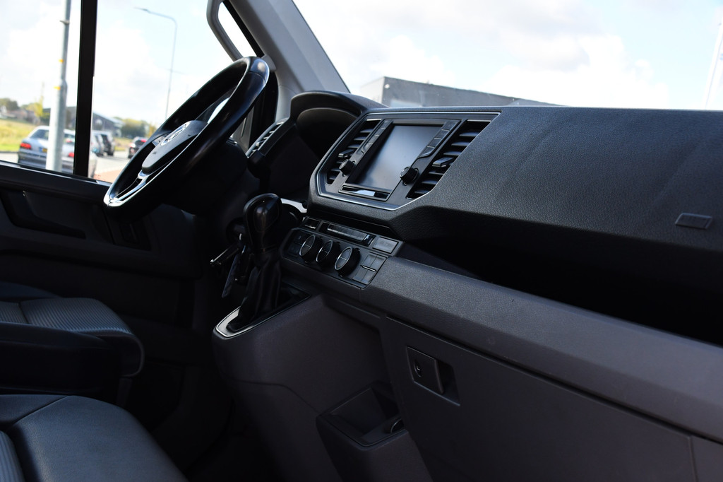 Volkswagen Crafter 35 2.0 TDI L3H3 Black Edition Highline Adaptieve Cruise, Camera, Carplay, Clima, Stoelverwarming, Automaat, Sensoren, Trekhaak, LED, Uniek! 15