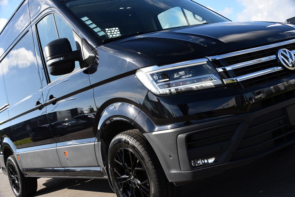 Volkswagen Crafter 35 2.0 TDI L3H3 Black Edition Highline Adaptieve Cruise, Camera, Carplay, Clima, Stoelverwarming, Automaat, Sensoren, Trekhaak, LED, Uniek! 19