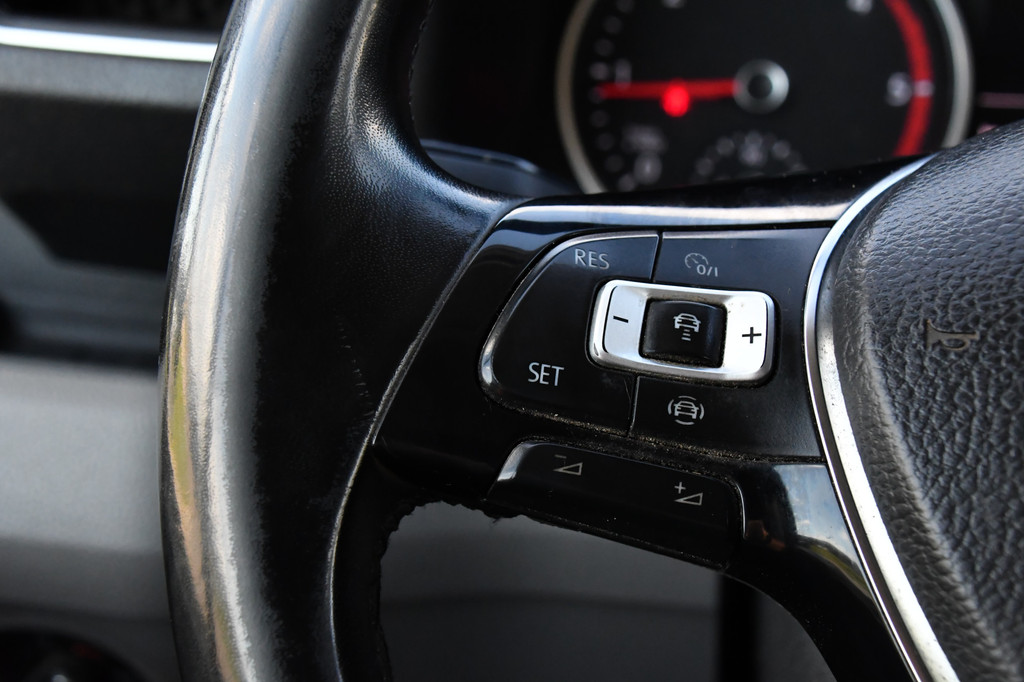 Volkswagen Crafter 35 2.0 TDI L3H3 Black Edition Highline Adaptieve Cruise, Camera, Carplay, Clima, Stoelverwarming, Automaat, Sensoren, Trekhaak, LED, Uniek! 20