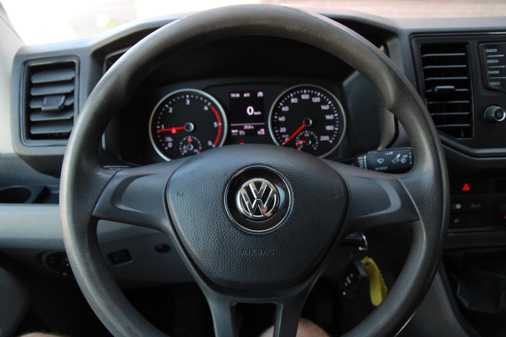 Volkswagen Crafter 35 2.0 TDI L3H3 Comfort / Navi / App connect / cruise / 3 zits / PDC 2X 17