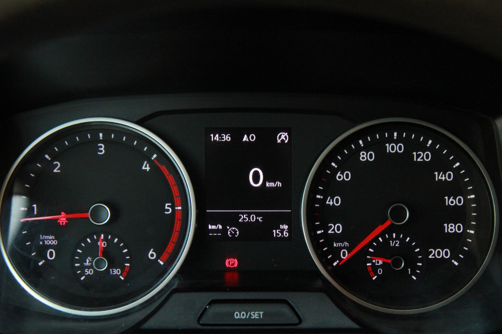 Volkswagen Crafter 35 2.0 TDI L3H3 Comfort / Navi / App connect / cruise / 3 zits / PDC 2X 18