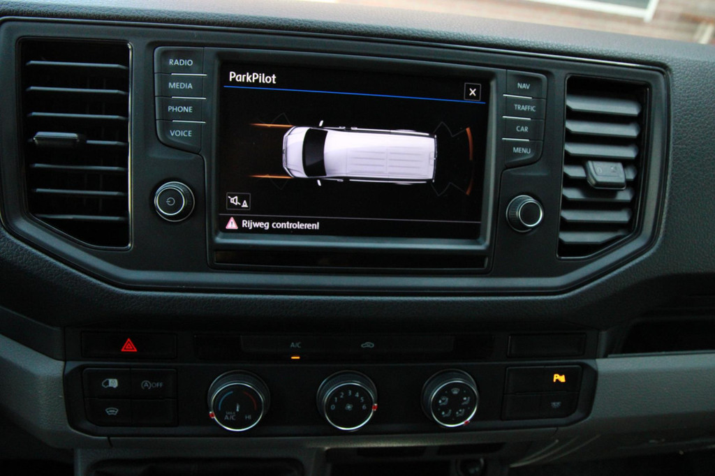 Volkswagen Crafter 35 2.0 TDI L3H3 Comfort / Navi / App connect / cruise / 3 zits / PDC 2X 20