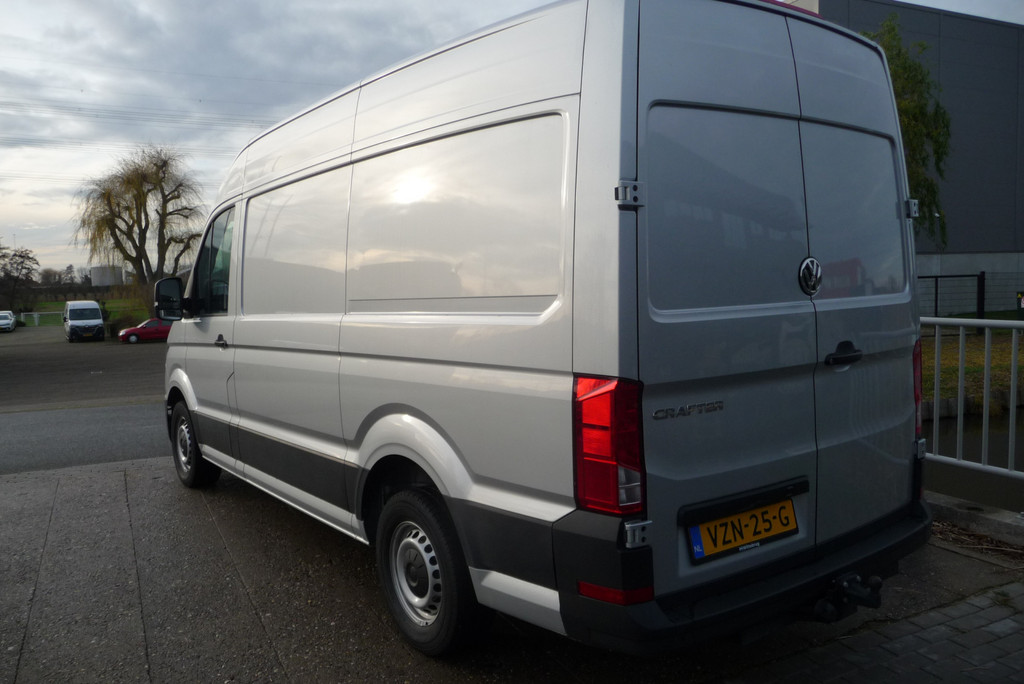 Volkswagen Crafter 35 2.0 TDI L3H3 Comfortline voorheen L2H2 FWD 140 pk 12-23 trekhaak 3000kg 11