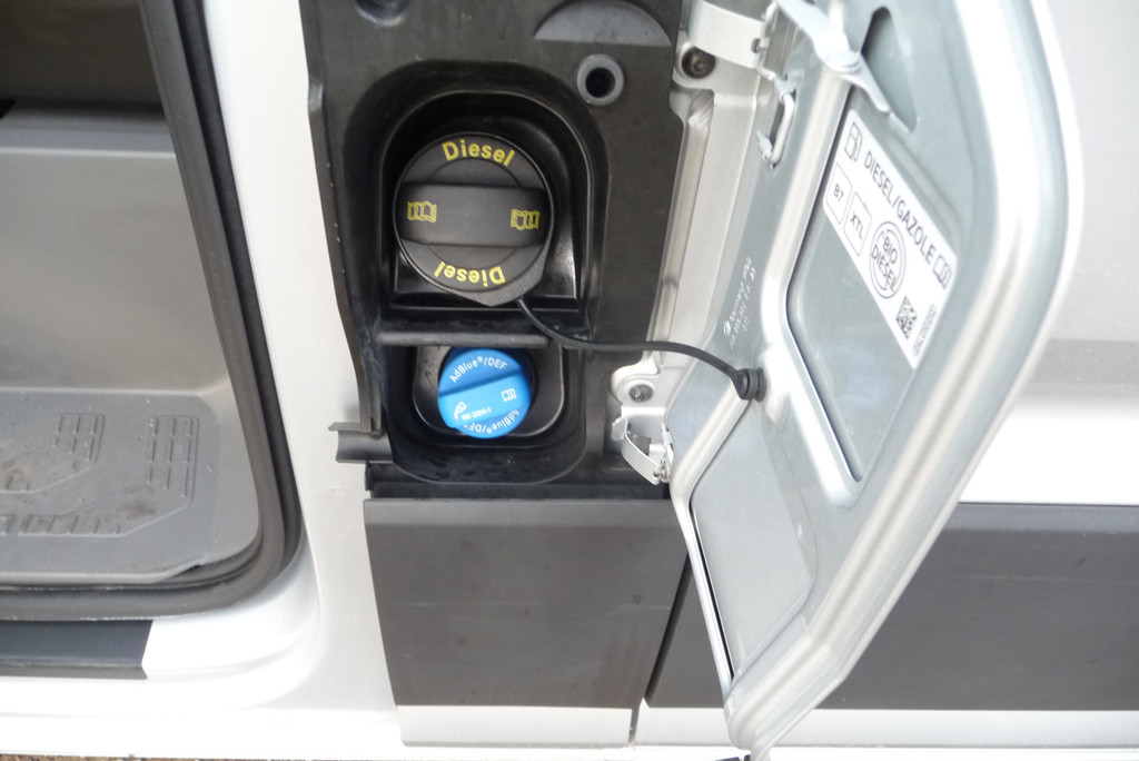 Volkswagen Crafter 35 2.0 TDI L3H3 Comfortline voorheen L2H2 FWD 140 pk 12-23 trekhaak 3000kg 16