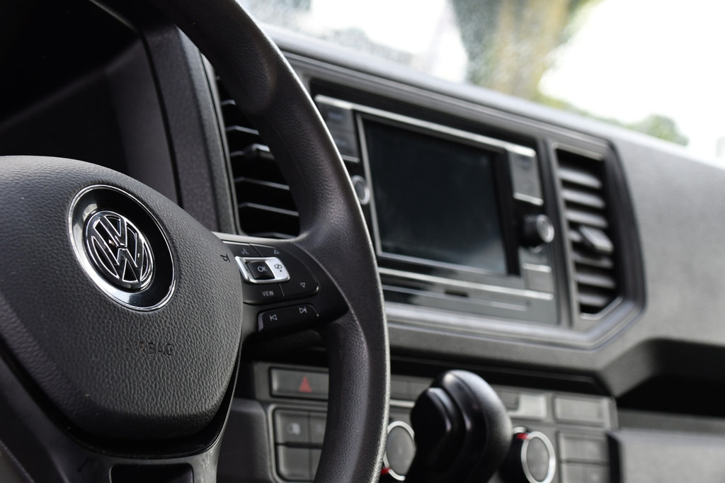 Volkswagen Crafter 35 2.0 TDI L3H3 Highline Black Edition Camera, Cruise, Carplay, Sensoren, Automaat, 140pk, Multimedia, LED, Uniek! 14