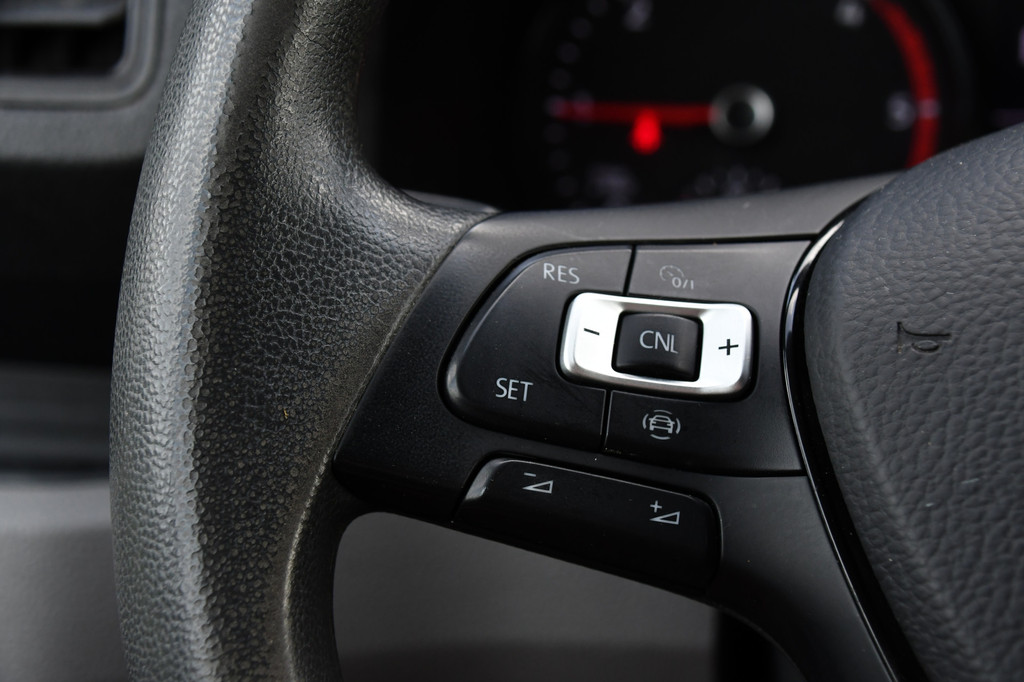 Volkswagen Crafter 35 2.0 TDI L3H3 Highline Black Edition Camera, Cruise, Carplay, Sensoren, Automaat, 140pk, Multimedia, LED, Uniek! 20