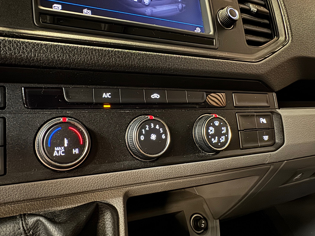 Volkswagen Crafter 35 2.0 TDI L3H3 Highline NAVI-CARPLAY-ADAP. CRUISE-PDC-CAMERA-LM VELG-FULL LED 18