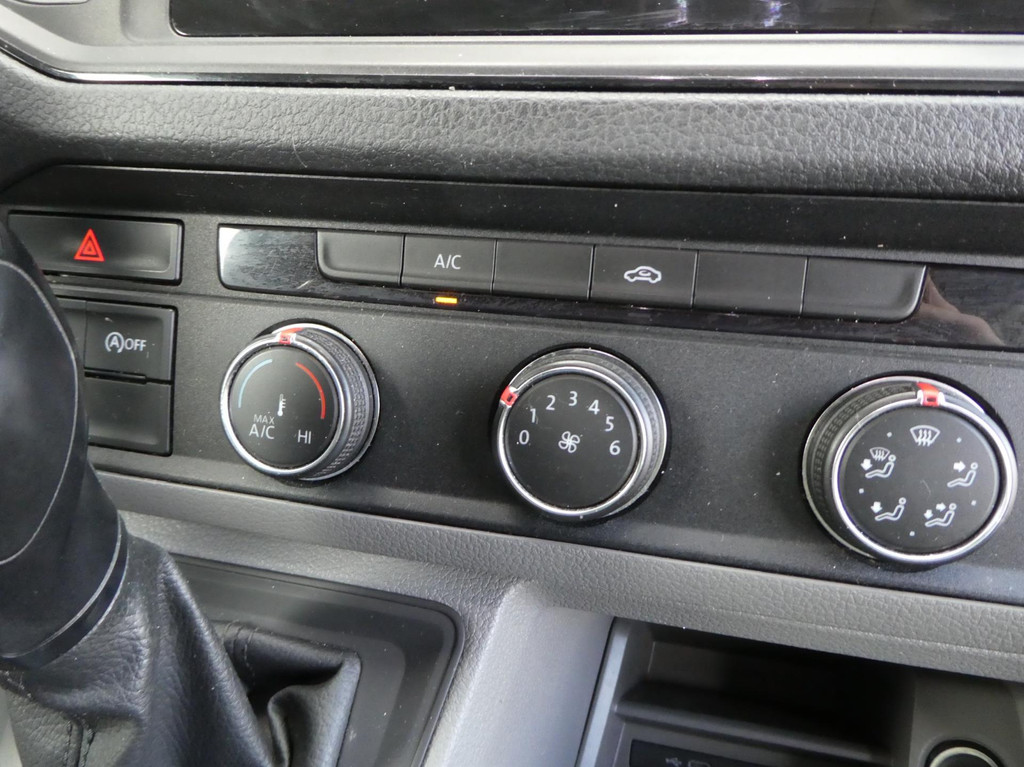 Volkswagen Crafter 35 2.0 TDI L3H3 (L2H2) Airco, Camera, Trekhaak, 12