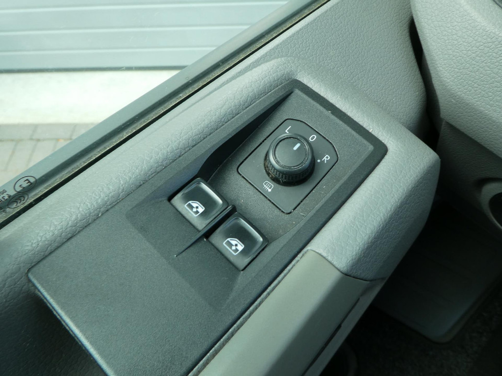 Volkswagen Crafter 35 2.0 TDI L3H3 (L2H2) Airco, Camera, Trekhaak, 15