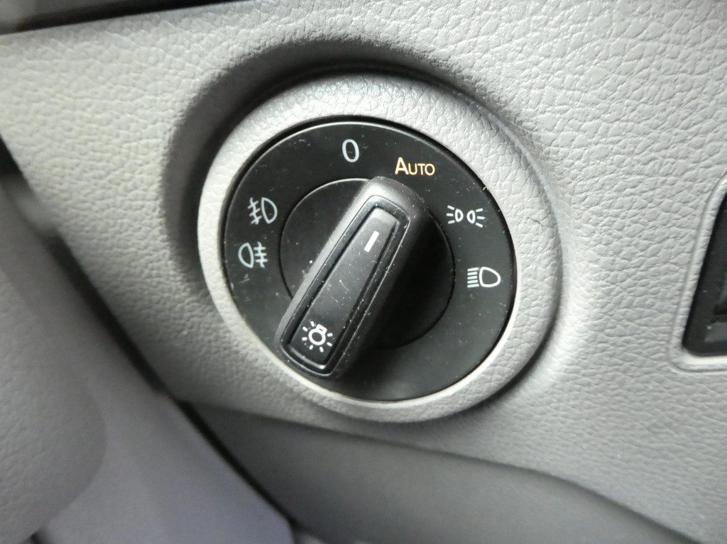 Volkswagen Crafter 35 2.0 TDI L3H3 (L2H2) Airco, Camera, Trekhaak, 16