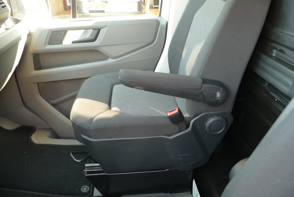 Volkswagen Crafter 35 2.0 TDI L3H3 Trendline voorheen L2H2 trekhaak 3000kg, 140 pk E6 carplay 11-2019 7