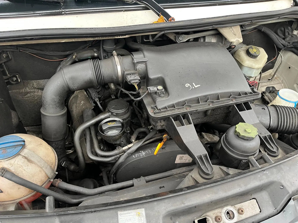 Volkswagen Crafter 35 2.5 TDI L3 21