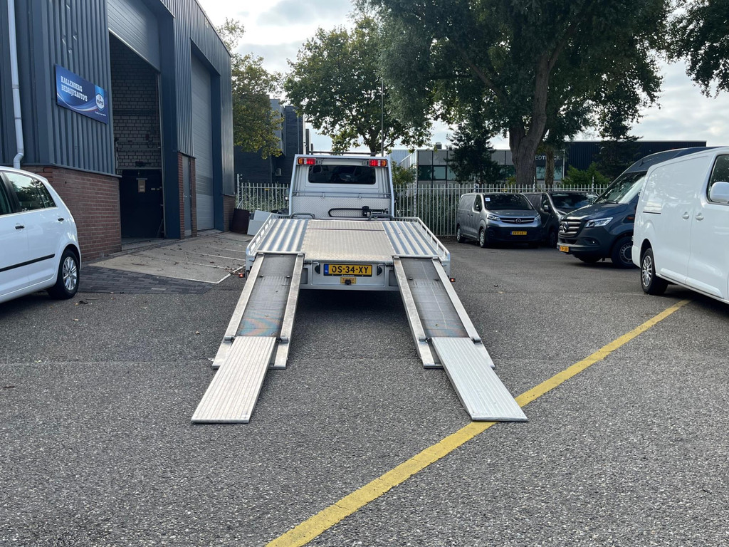 Volkswagen Crafter 50 2.0 TDI L5 Automaat / Oprijwagen / Ambulance / 3 ton laadvermogen / Tijhof 17